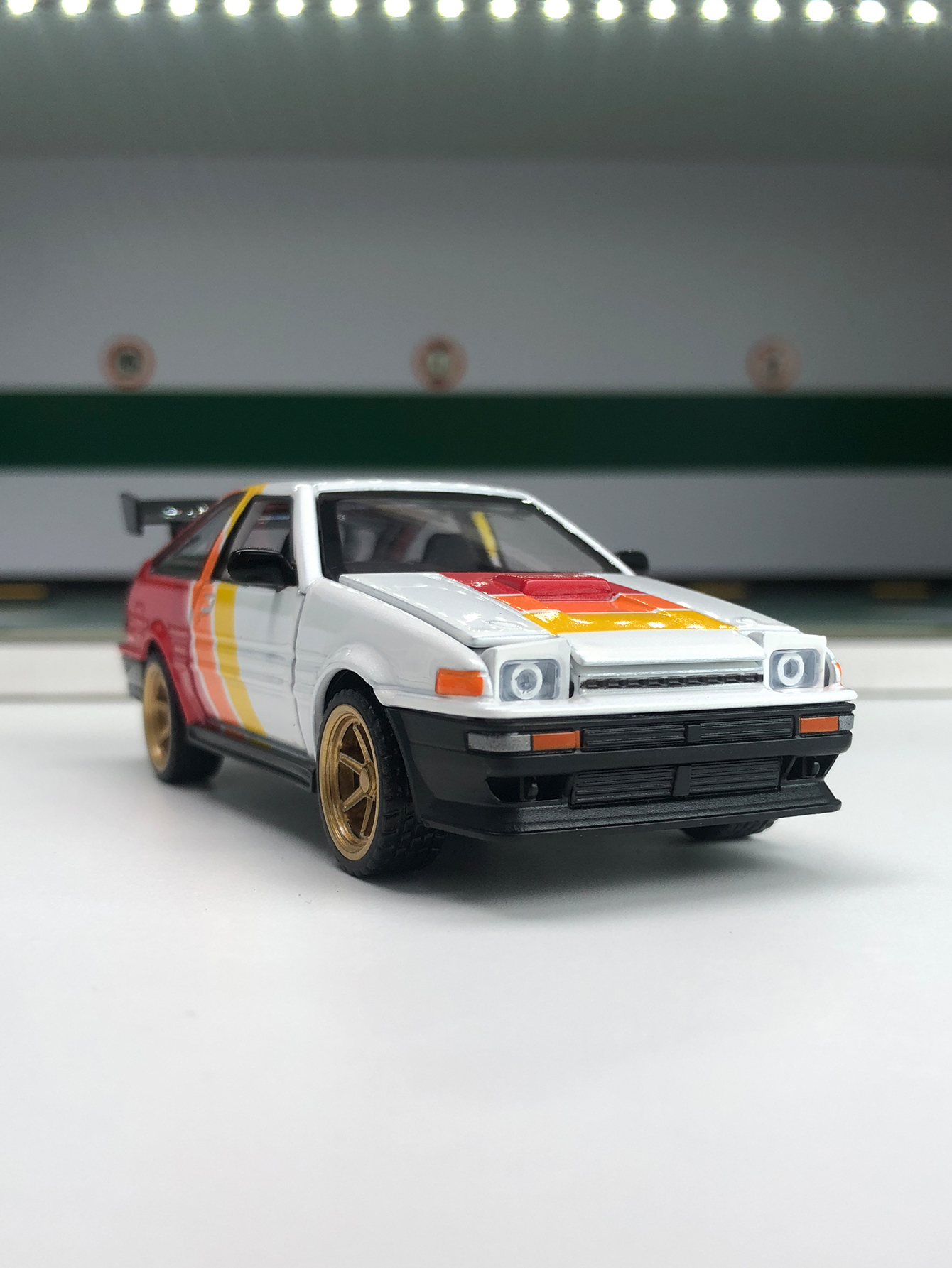 1: 37 simulation zinc alloy To - огляд і ціна Model Kit Cars