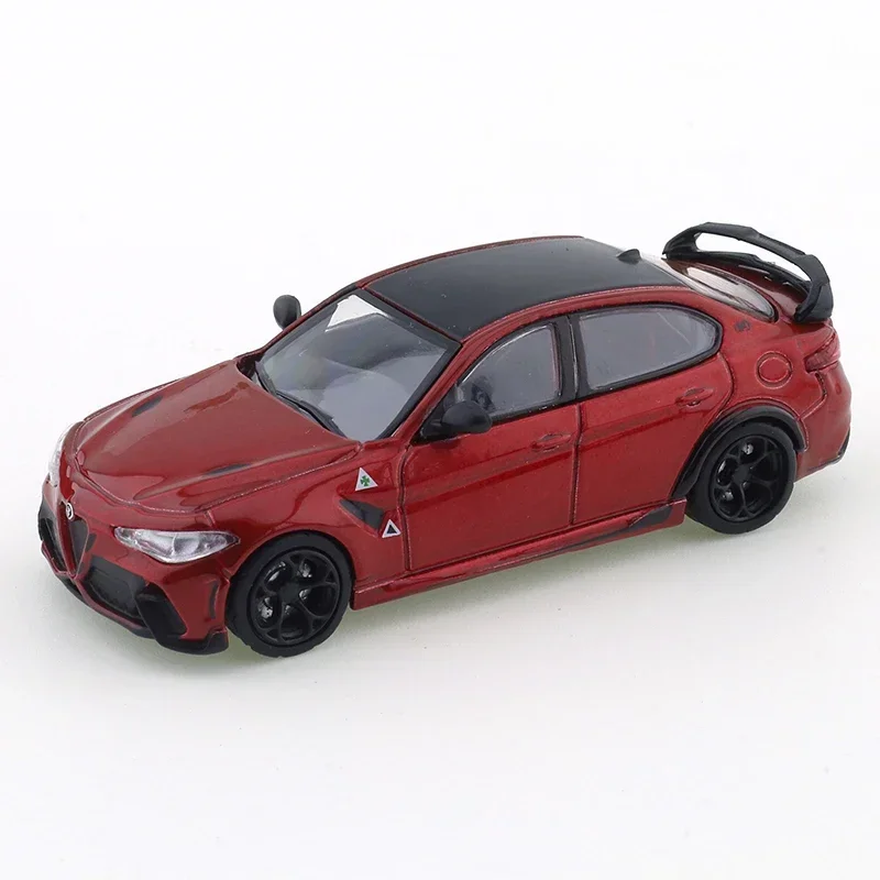 DCT 1/64 Alfa Romeo Giulia Jul - огляд і ціна Model Kit Alfa Romeo