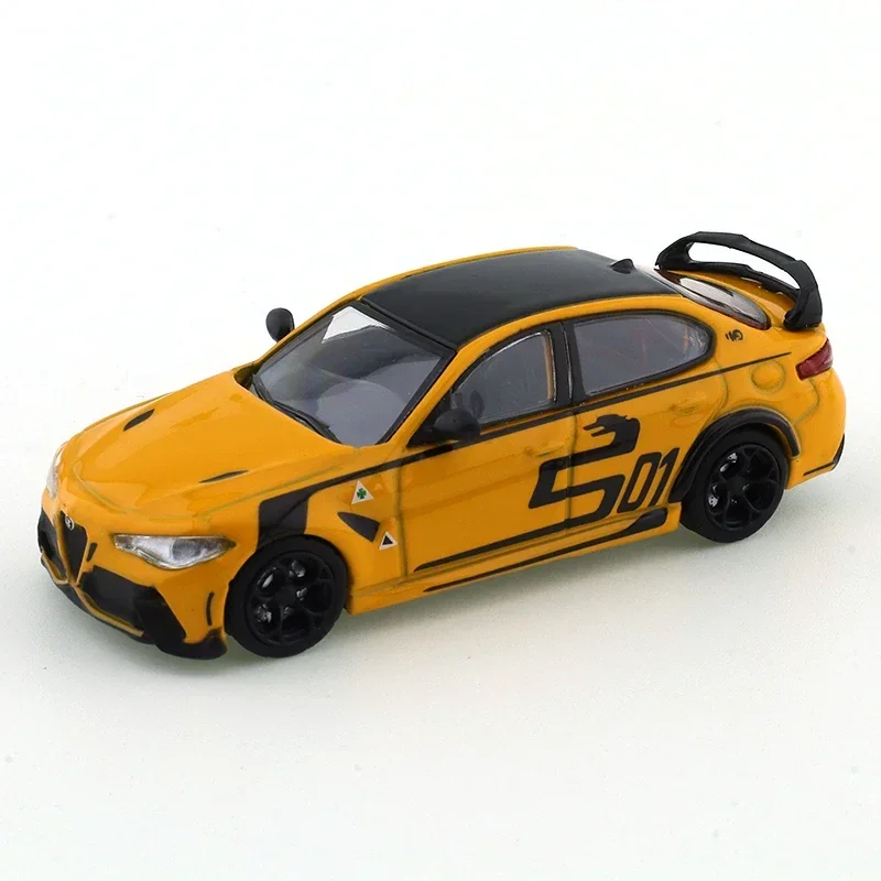 DCT 1/64 Alfa Romeo Giulia Jul - огляд і ціна Model Kit Alfa Romeo