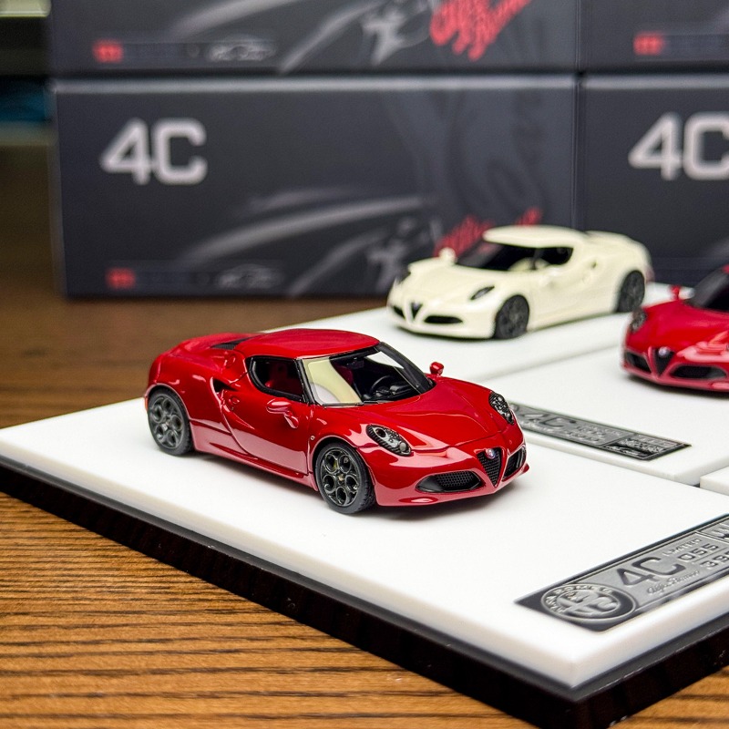 CarsLounge × Motor Gallery 1:6 - огляд і ціна Model Kit Alfa Romeo