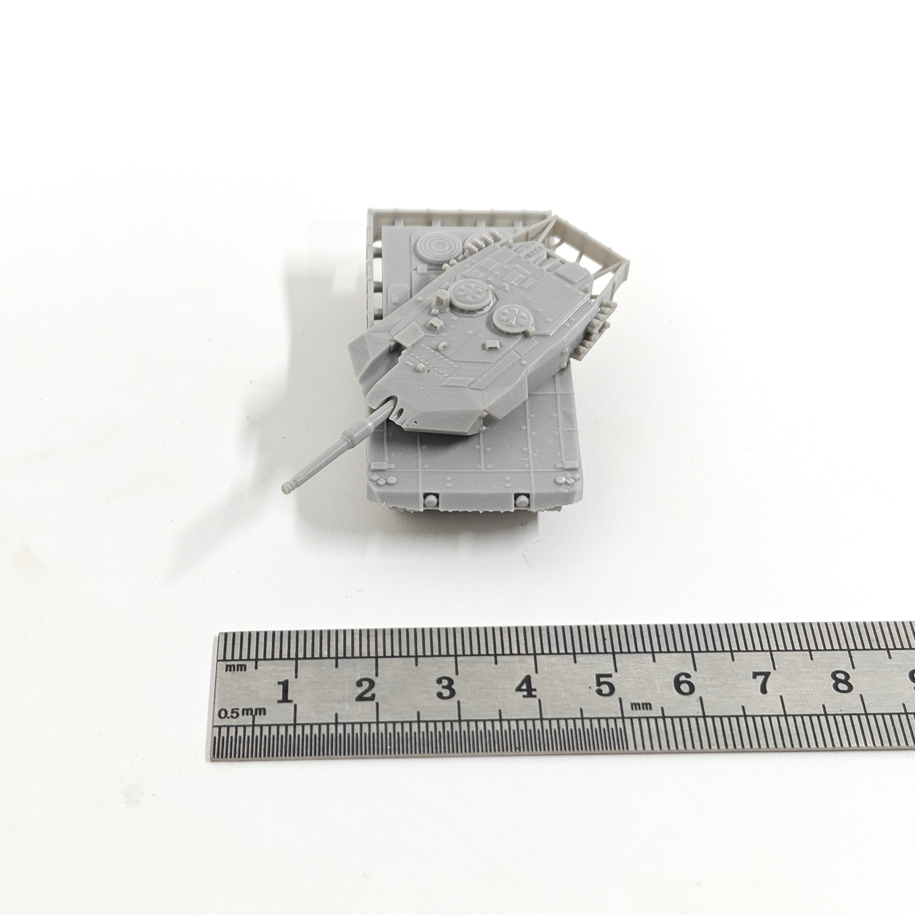 1/144 Scale Leopard Evolution  - огляд і ціна Model Kit Tank