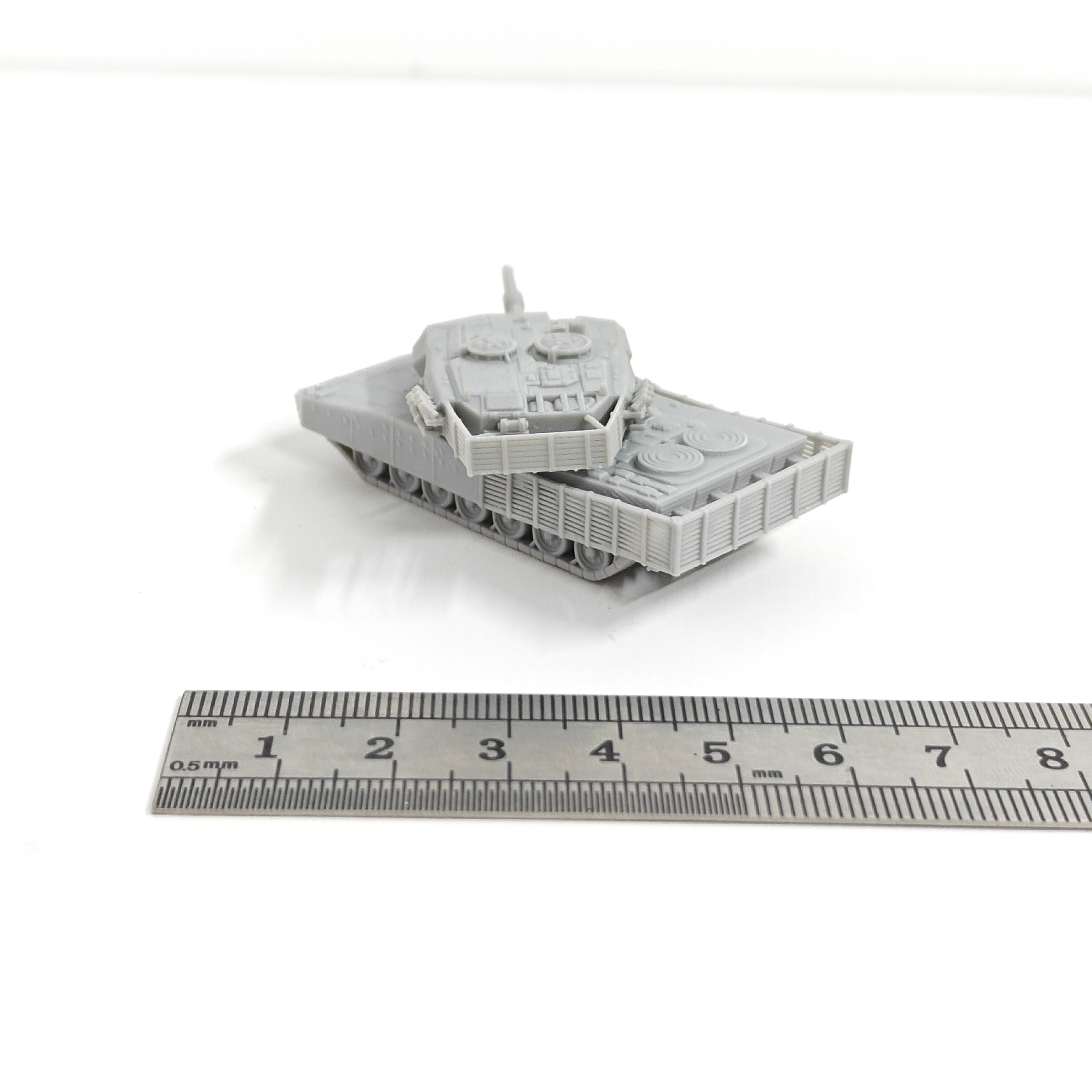 1/144 Scale Leopard Evolution  - огляд і ціна Model Kit Tank