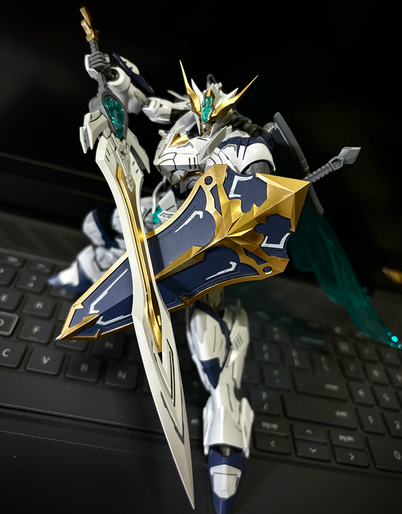 Original Snaa Titan Greatsword - огляд і ціна Model Kit Snaa