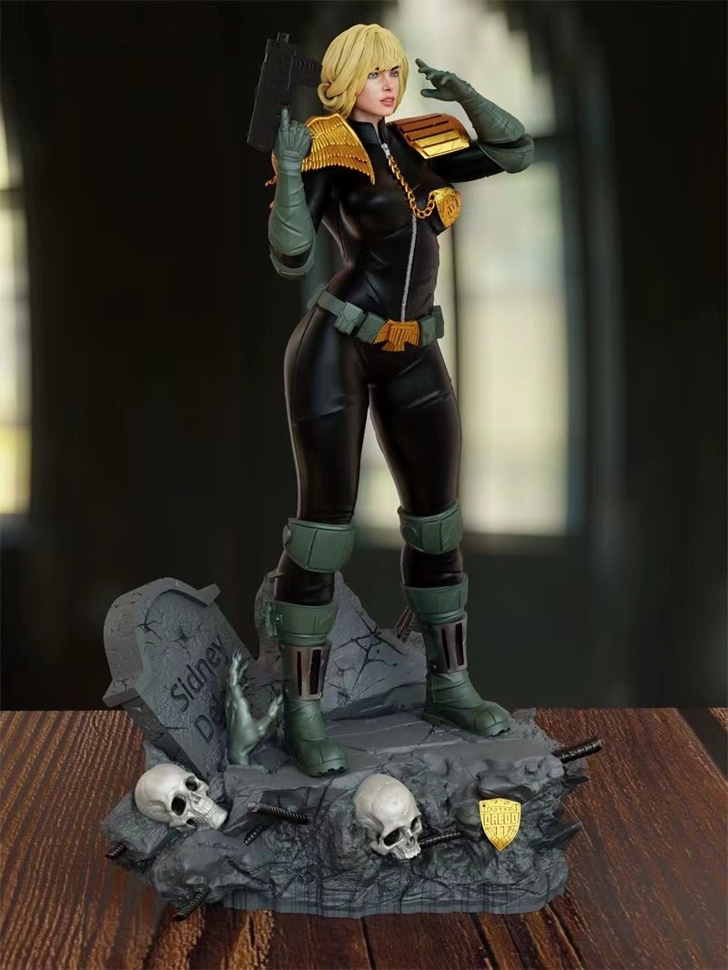 1/24 Scale Cassandra Anderson  - огляд і ціна Model Kit Quick