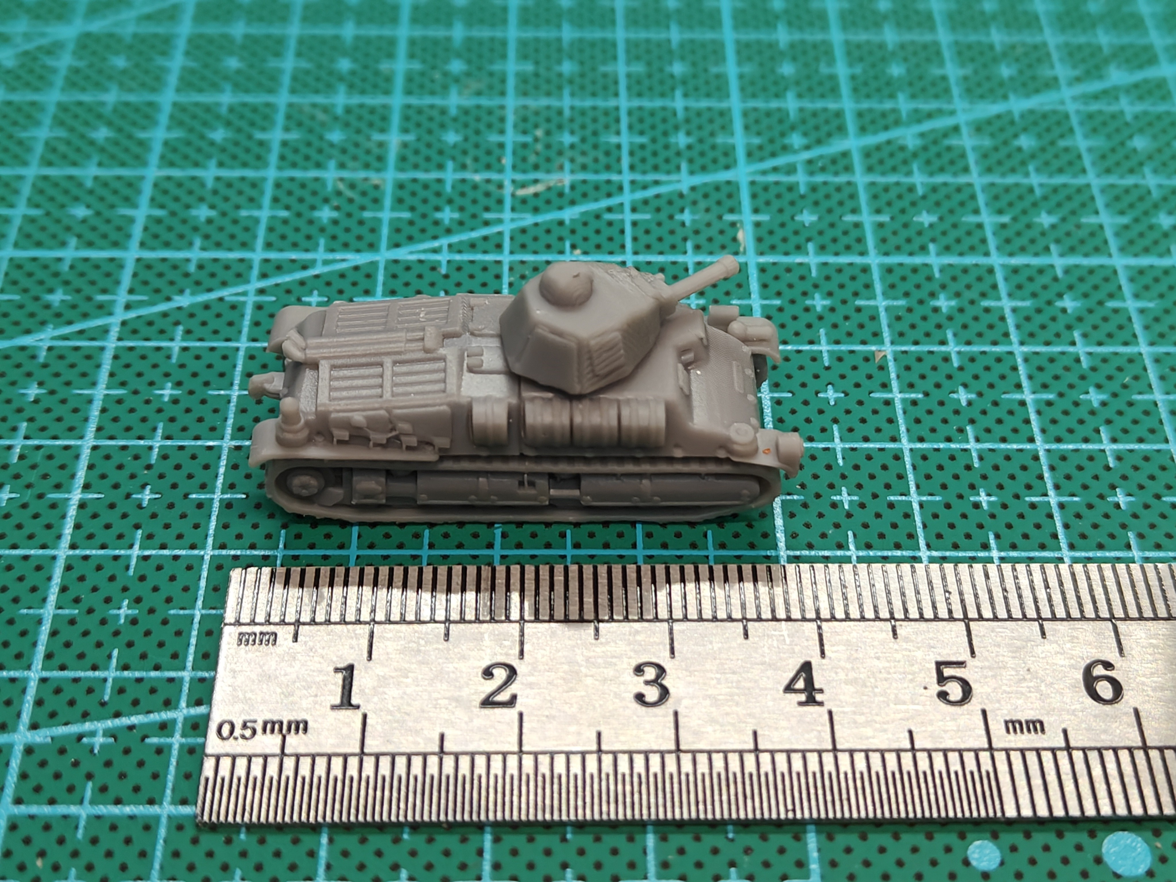 1/144 Scale Somua s35 Tank  MO - огляд і ціна Model Kit Revell