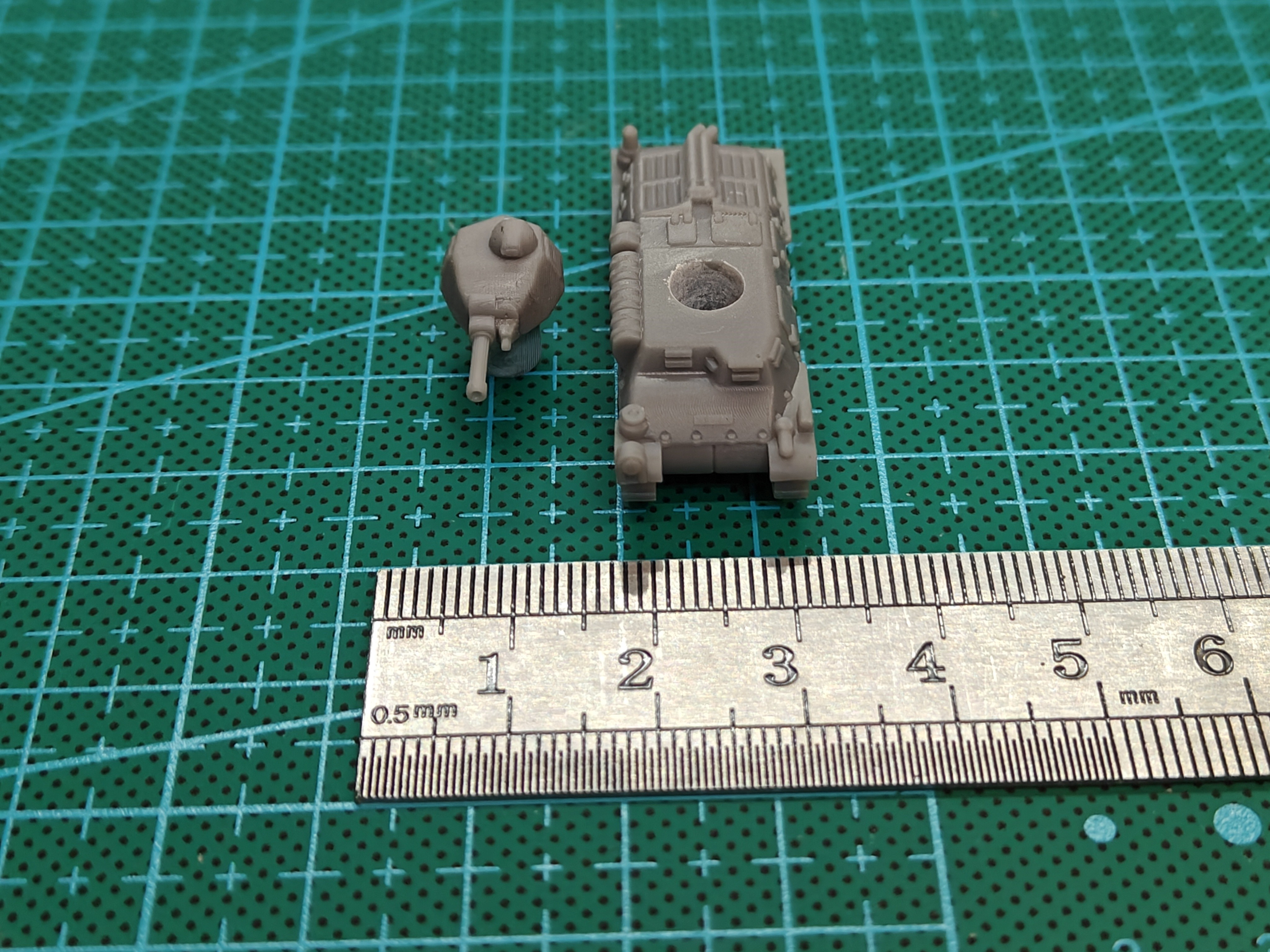 1/144 Scale Somua s35 Tank  MO - огляд і ціна Model Kit Revell