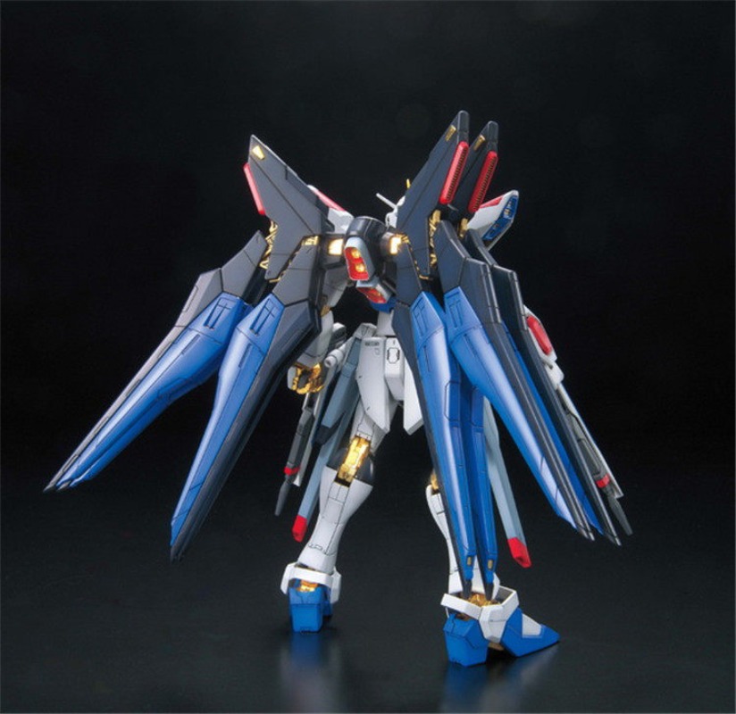 BANDAI MG 1/100 ZGMF-X20A Stri - огляд і ціна Gundam Model Mg