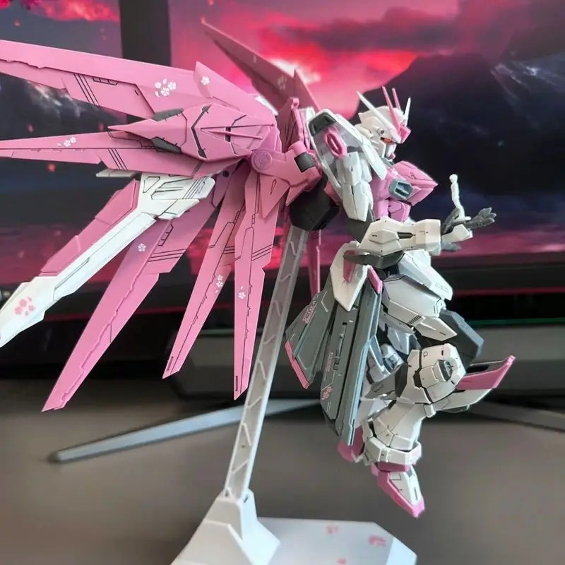 New Freshman Freedom Zgmf-X10a - огляд і ціна Gundam Model Mg