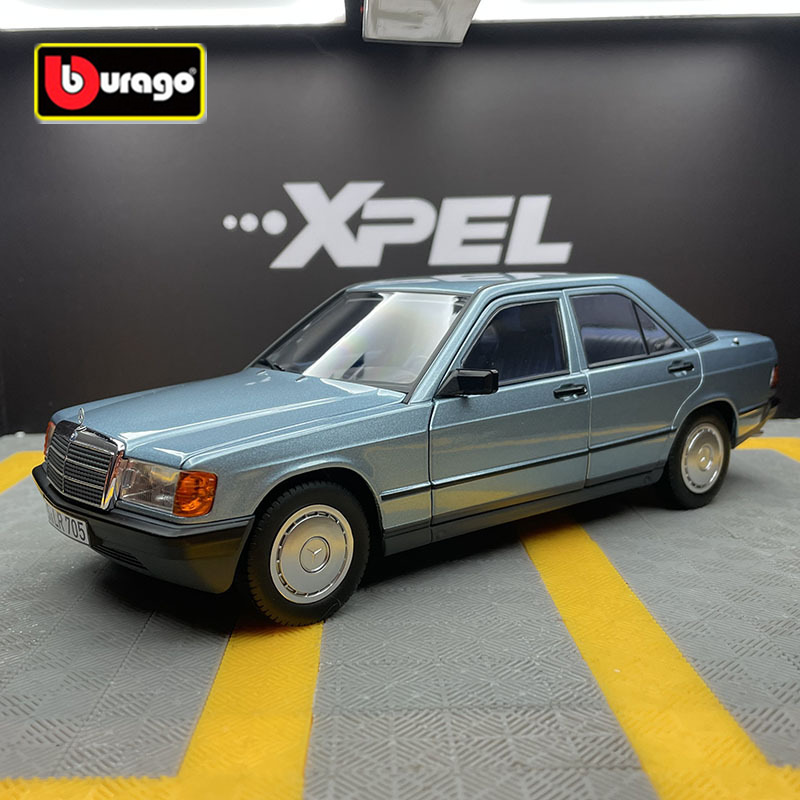 Bburago 1:24 Mercedes-Benz 190 - огляд і ціна Model Kit Alfa Romeo